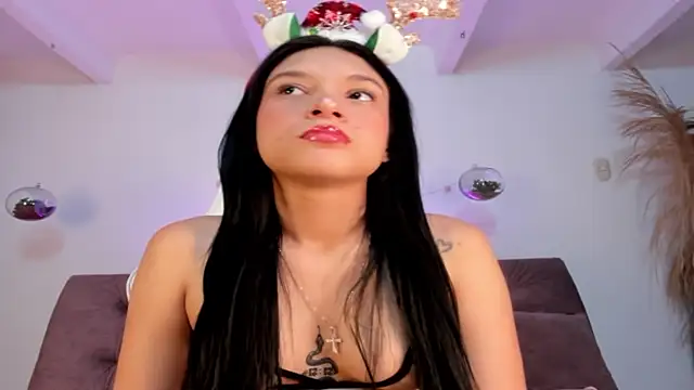 Snapshot of violet_77711 chatting on 29, 11, 2025 violet 77711 online show from 29, 11, 2025