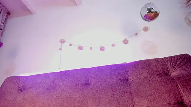 Snapshot of violet_77711 chatting on 26, 11, 2025 violet 77711 online show from 26, 11, 2025