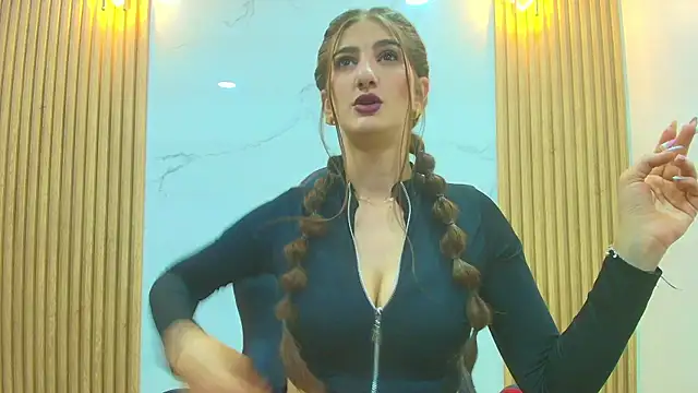 Dafne castro  online show from 17, 6, 2026