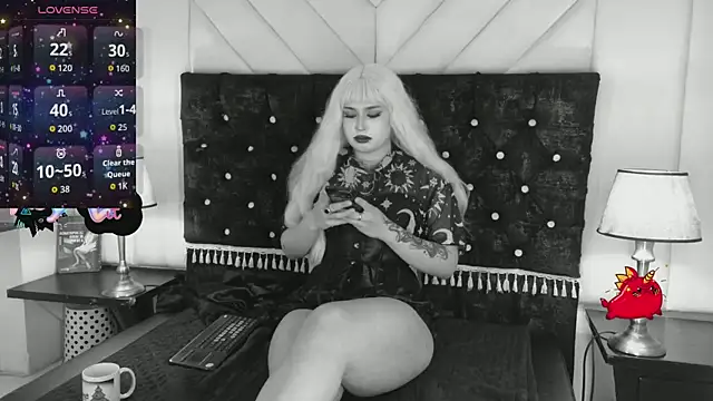 Madamexravenx online show from 19, 9, 2025