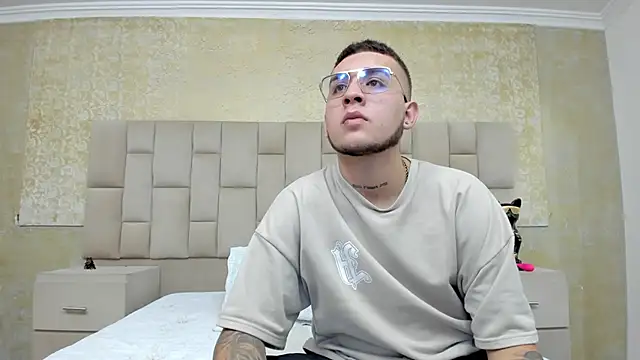 AresAndGabby online show from 26, 9, 2025