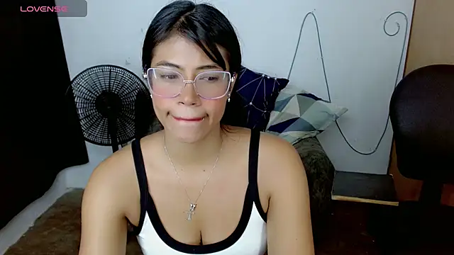 Dulce2415 online show from 13, 3, 2026