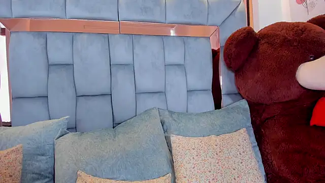 Snapshot of chloeriveraa chatting on 18, 11, 2025 chloeriveraa online show from 18, 11, 2025