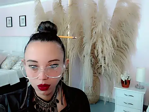 Perla vonrose online show from 26, 9, 2025
