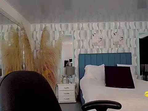 Perla vonrose online show from 17, 9, 2025