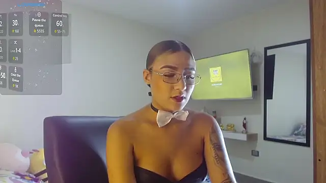 Emmili Saenz online show from 18, 9, 2025