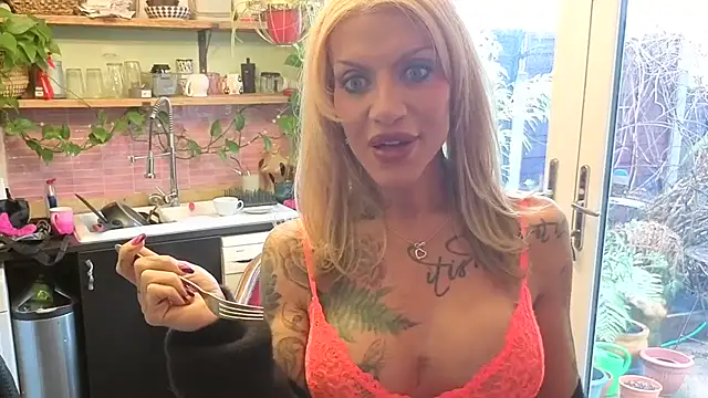 xl uk top trans online show from 19, 2, 2026