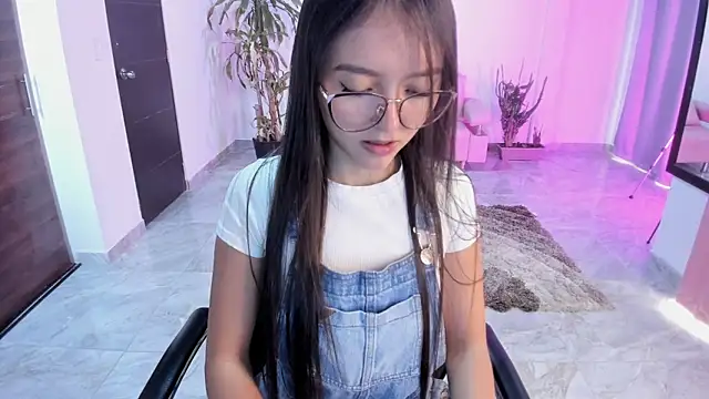 Snapshot of bella_fox_1 chatting on 30, 4, 2026 bella fox 1 online show from 30, 4, 2026