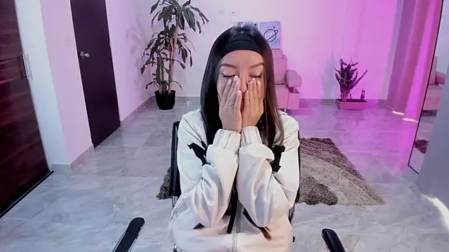 bella fox 1 online show from 4, 11, 2025