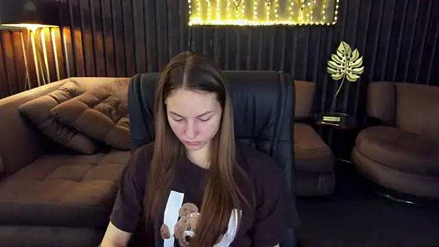 MilaAddams online show from 8, 7, 2026
