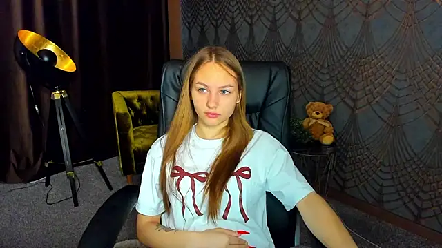 MilaAddams online show from 7, 7, 2026