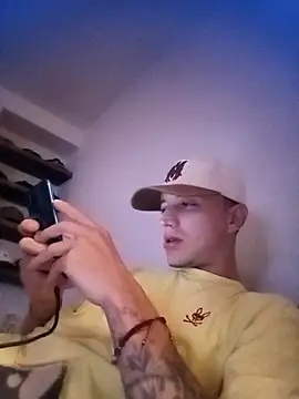 Snapshot of DebutingPathway chatting on 27, 10, 2025 DebutingPathway online show from 27, 10, 2025