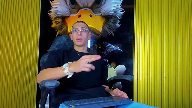 Dante Brown1  online show from 24, 11, 2025