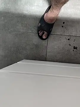 Snapshot of Yazaza1999 chatting on 19, 10, 2025 Yazaza1999 online show from 19, 10, 2025