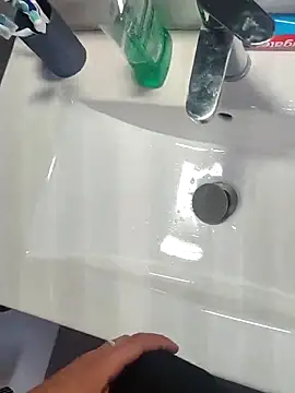 Snapshot of Yazaza1999 chatting on 12, 10, 2025 Yazaza1999 online show from 12, 10, 2025