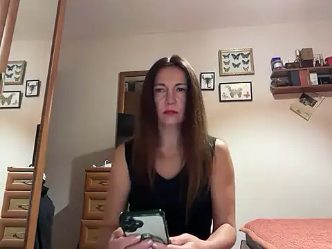 Cyreluna online show from 9, 11, 2025