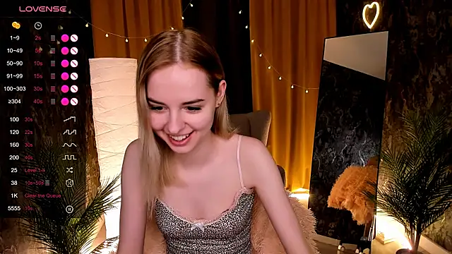 LillianShine online show from 19, 4, 2026