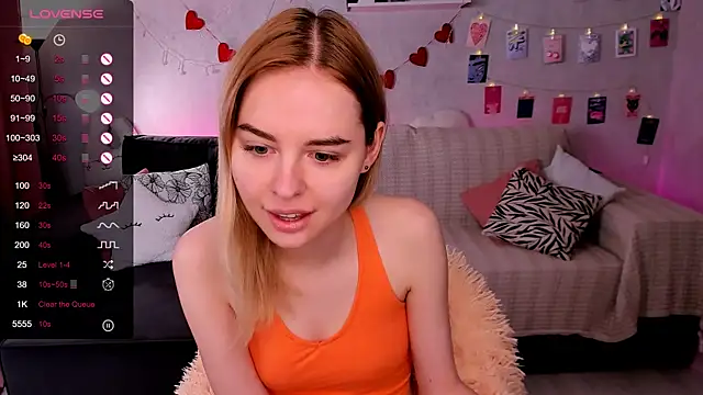 Snapshot of LillianShine chatting on 19, 5, 2026 LillianShine online show from 19, 5, 2026
