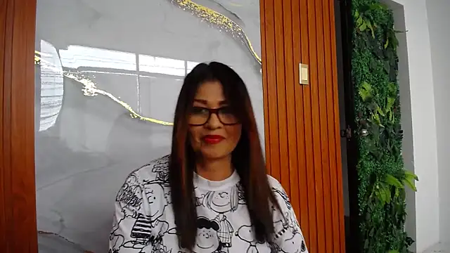 Manuela lara  online show from 12, 3, 2026