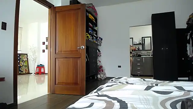 Manuela lara  online show from 20, 2, 2026