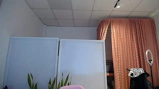 Manuela lara  online show from 27, 11, 2025