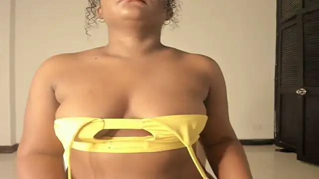 CAROLINNAGOMEZ online show from 12, 10, 2025