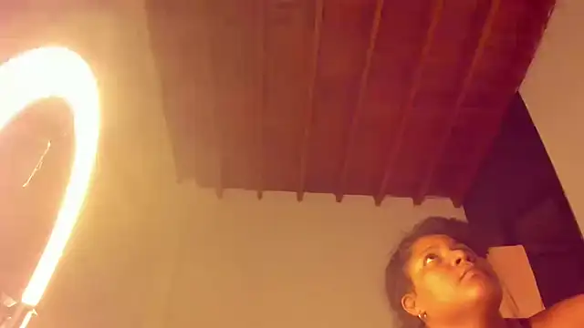 CAROLINNAGOMEZ online show from 8, 11, 2025