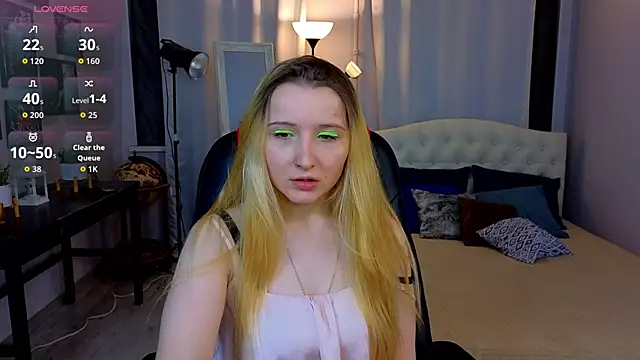 Snapshot of Milana_Key chatting on 17, 10, 2025 Milana Key online show from 17, 10, 2025