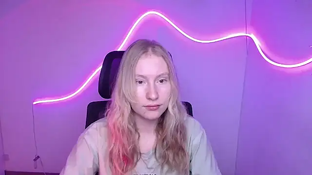 Elizabeth Kissa online show from 16, 9, 2025