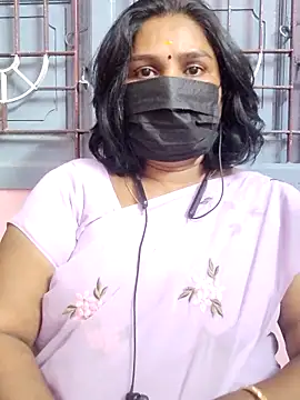 Snapshot of Tamil_Azhaghi25 chatting on 20, 5, 2026 Tamil Azhaghi25 online show from 20, 5, 2026