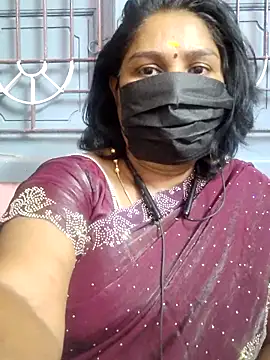 Snapshot of Tamil_Azhaghi25 chatting on 18, 5, 2026 Tamil Azhaghi25 online show from 18, 5, 2026