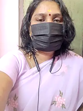 Snapshot of Tamil_Azhaghi25 chatting on 25, 5, 2026 Tamil Azhaghi25 online show from 25, 5, 2026