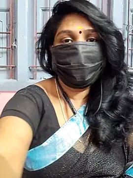 Snapshot of Tamil_Azhaghi25 chatting on 22, 11, 2025 Tamil Azhaghi25 online show from 22, 11, 2025