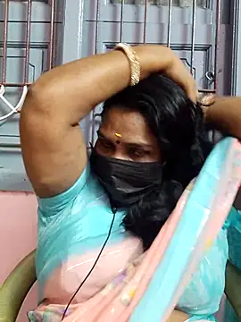 Snapshot of Tamil_Azhaghi25 chatting on 19, 11, 2025 Tamil Azhaghi25 online show from 19, 11, 2025