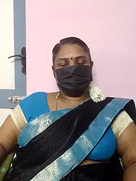 Snapshot of Tamil_Azhaghi25 chatting on 28, 10, 2025 Tamil Azhaghi25 online show from 28, 10, 2025