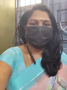 Snapshot of Tamil_Azhaghi25 chatting on 20, 11, 2025 Tamil Azhaghi25 online show from 20, 11, 2025