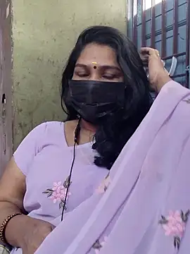 Snapshot of Tamil_Azhaghi25 chatting on 25, 11, 2025 Tamil Azhaghi25 online show from 25, 11, 2025