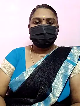 Snapshot of Tamil_Azhaghi25 chatting on 17, 10, 2025 Tamil Azhaghi25 online show from 17, 10, 2025