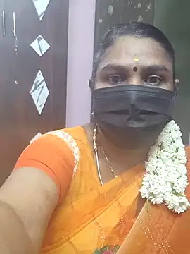 Snapshot of Tamil_Azhaghi25 chatting on 8, 10, 2025 Tamil Azhaghi25 online show from 8, 10, 2025