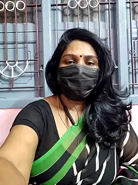 Snapshot of Tamil_Azhaghi25 chatting on 8, 11, 2025 Tamil Azhaghi25 online show from 8, 11, 2025