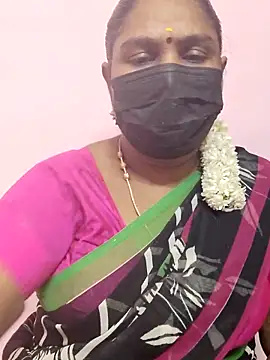 Snapshot of Tamil_Azhaghi25 chatting on 14, 10, 2025 Tamil Azhaghi25 online show from 14, 10, 2025