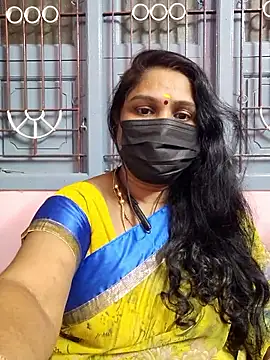 Snapshot of Tamil_Azhaghi25 chatting on 2, 11, 2025 Tamil Azhaghi25 online show from 2, 11, 2025