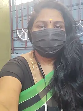 Snapshot of Tamil_Azhaghi25 chatting on 2, 11, 2025 Tamil Azhaghi25 online show from 2, 11, 2025