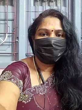 Snapshot of Tamil_Azhaghi25 chatting on 6, 11, 2025 Tamil Azhaghi25 online show from 6, 11, 2025