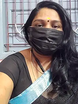 Snapshot of Tamil_Azhaghi25 chatting on 13, 11, 2025 Tamil Azhaghi25 online show from 13, 11, 2025