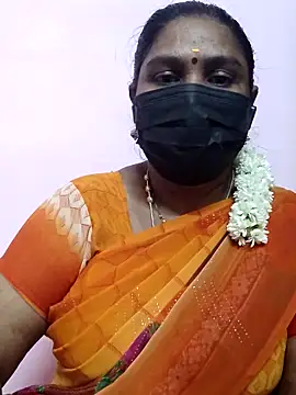 Snapshot of Tamil_Azhaghi25 chatting on 13, 10, 2025 Tamil Azhaghi25 online show from 13, 10, 2025