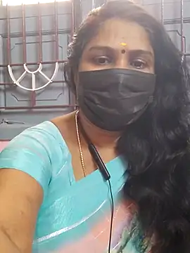 Snapshot of Tamil_Azhaghi25 chatting on 6, 11, 2025 Tamil Azhaghi25 online show from 6, 11, 2025