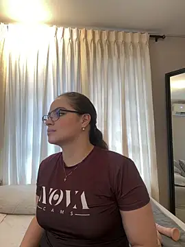 Tayler Kim online show from 8, 4, 2026