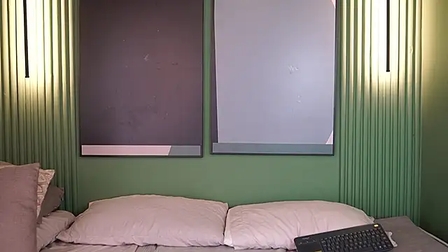 Tayler Kim online show from 1, 10, 2025