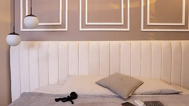 Tayler Kim online show from 8, 3, 2026